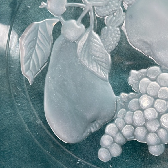 VINTAGE VAL ST LAMBERT CRYSTAL SIGNED INTAGLIO FRUIT PLATE (10”) - Picture 6 of 6